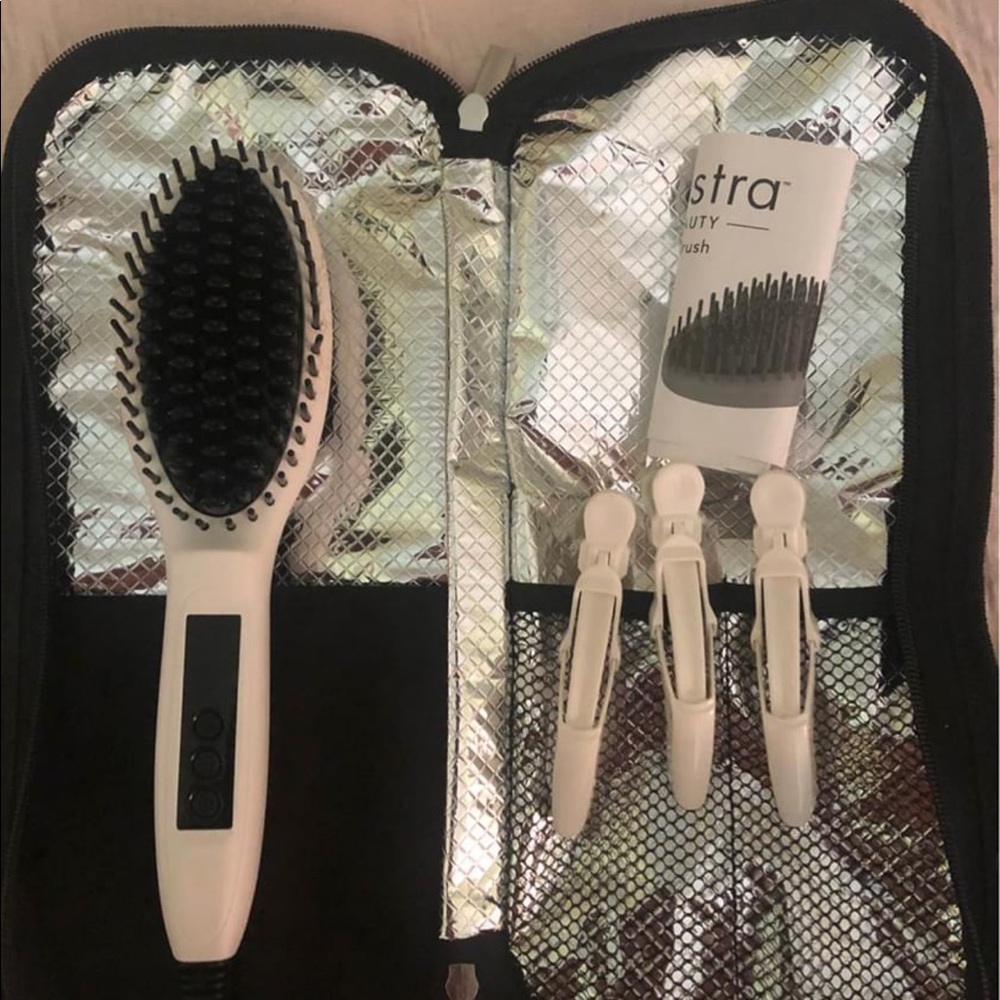 Illustra ceramic styling brush